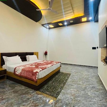 Lotus Palm Retreat - Full Villa Ujjain Eksteriør bilde