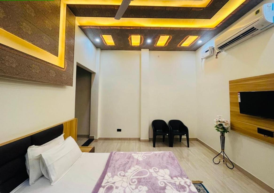 Lotus Palm Retreat - Full Villa Ujjain Eksteriør bilde