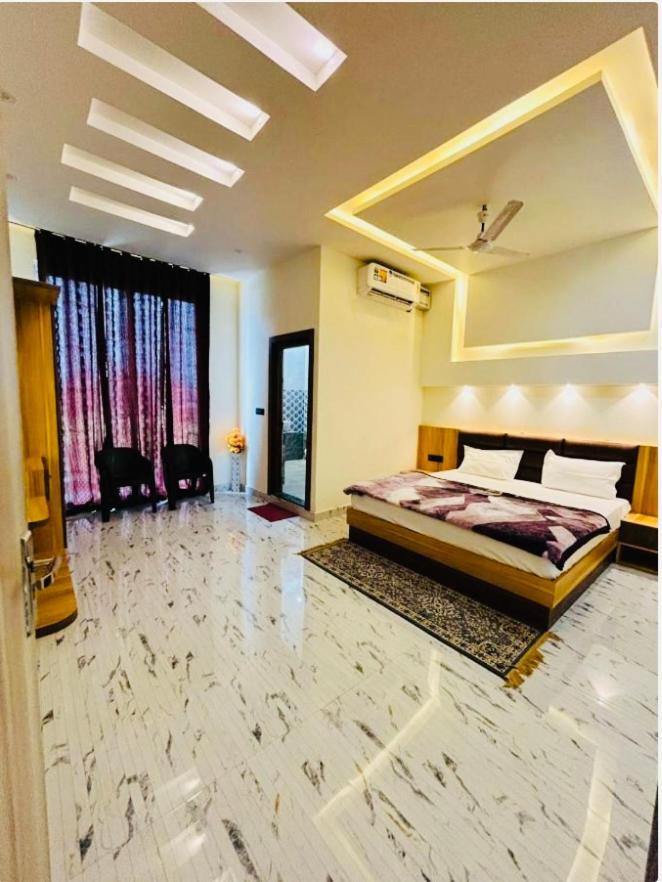 Lotus Palm Retreat - Full Villa Ujjain Eksteriør bilde